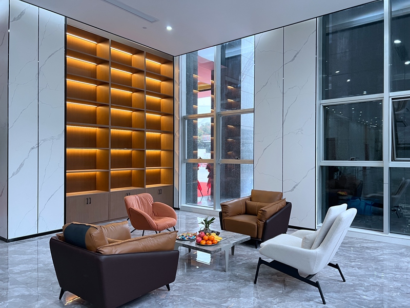 1樓大(dà)廳會(huì)客區(qū)